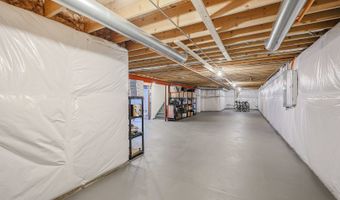 580 N Highlander Way, Addison, IL 60101