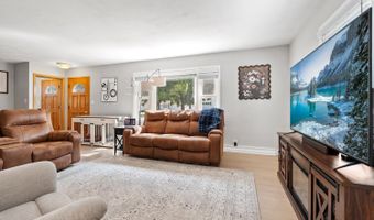 1124 W PARKWAY Blvd, Appleton, WI 54914