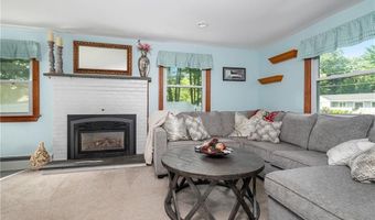 7 Aurora Dr, Cumberland, RI 02864