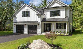 39 Concord Rd, Bedford, MA 01730