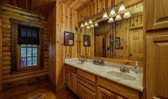 740 Log Cabin Rd, Arapahoe, NC 28510
