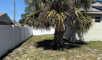 313 OAK St, Auburndale, FL 33823
