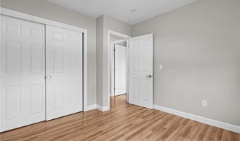 19 Irondale St, Warwick, RI 02886