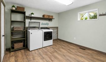 228 Lake Hills Ct, Bigfork, MT 59911