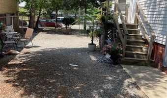 1732 BROAD St, Cranston, RI 02905