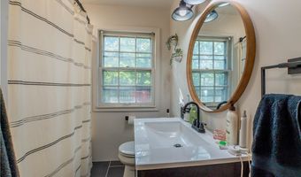 970 Kingsway St, Alliance, OH 44601