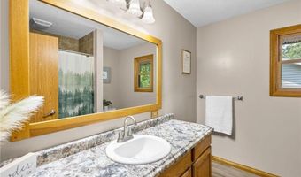 135 Knollwood St W, Annandale, MN 55302