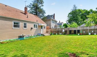 166 Pleasant Ave, Bergenfield, NJ 07621