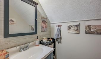 106 Burnshaw Ln, Albrightsville, PA 18210