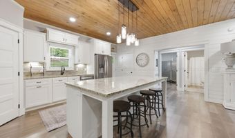 1067 LEGENDARY Pkwy, Arley, AL 35541