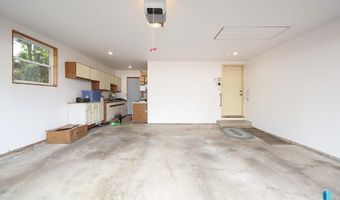 1601 E Sylvan Cir, Brandon, SD 57005