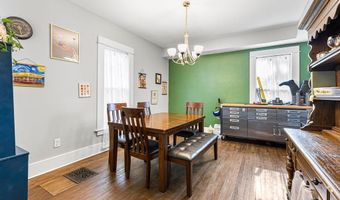 1016 N 10th St, Atchison, KS 66002