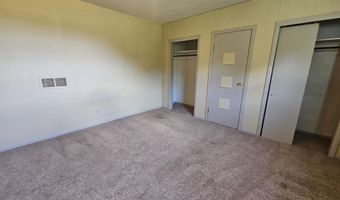 15 W Prospect St, Aurora, MO 65605