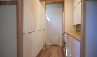 5 Scenic Dr, Ashland, OR 97520