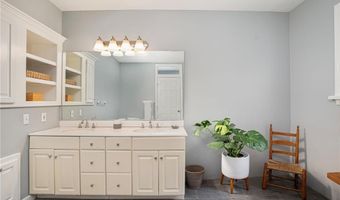 4 Stonecarry Way, East Greenwich, RI 02818