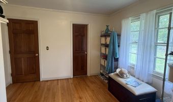 108 Barnett Dr, Bishopville, SC 29010
