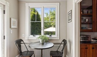 21 John St, Newport, RI 02840