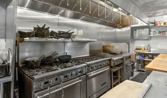 84 N Main St, Ashland, OR 97520