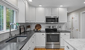 19 Lincoln Dr, Acton, MA 01720
