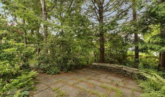 92 Cedar St, Belfast, ME 04915