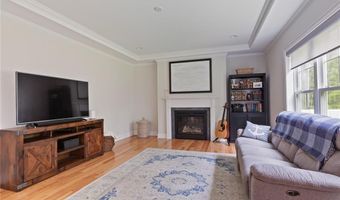 25 Kristin Dr, Cranston, RI 02921