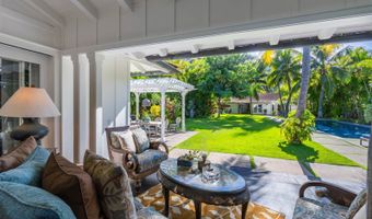 1586 Mokulua Dr, Kailua, HI 96734