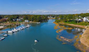 74 Quarry Dock Rd 74, Branford, CT 06405