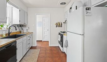 1103 DOUGLAS St, Alton, IL 62002