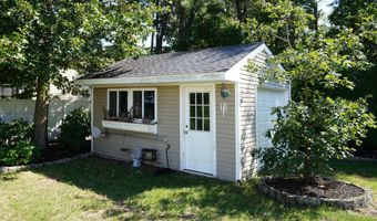 449 Montgomery St, Bayville, NJ 08721