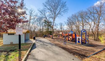 20419 CHARTER OAK Dr, Ashburn, VA 20147