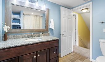 22 Rowe Pl, Bristol, CT 06010