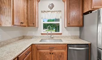 1306 Porter Ave, Aurora, MO 65605
