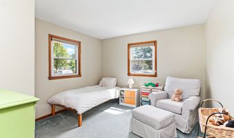 21 Alder Ln, Burlington, VT 05401