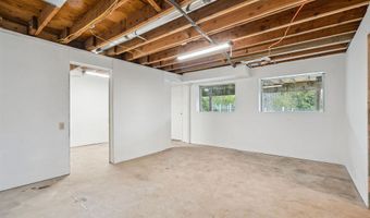 304 E Plum St, Anamosa, IA 52205