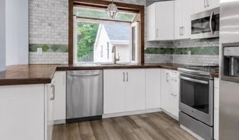 81 Union Ave, Amityville, NY 11701
