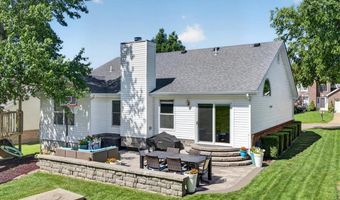 918 Claybend Dr, Ballwin, MO 63011