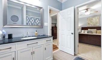 22530 FOREST RUN Dr, Ashburn, VA 20148