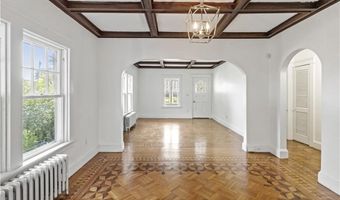 90 Hilltop Rd, East Providence, RI 02914