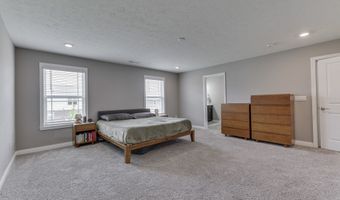 928 Ridge Rock Ln, Bargersville, IN 46106
