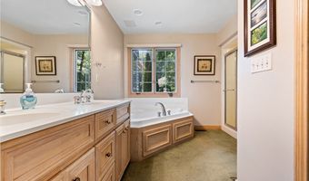 2351 Mallard Rd, Akron, OH 44319