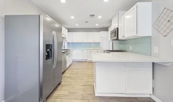 9535 Lakeview Dr, La Mesa, CA 91942
