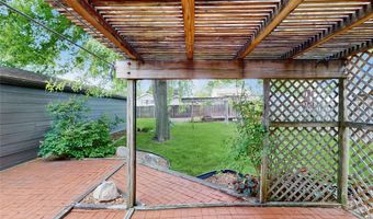 512 12th Ave NW, Altoona, IA 50009
