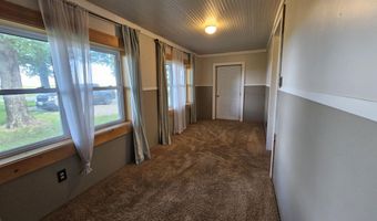 247 S 140th St, Girard, KS 66743