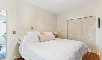 93 Church St, Barrington, RI 02806