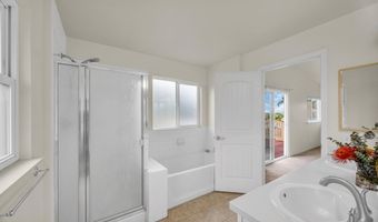 73 Hoku Puhipaka St, Kahului, HI 96732