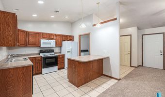 410 N 9th Ave, Brandon, SD 57005