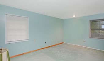4 Dawn Way, Aberdeen, NJ 07747