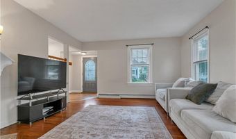 86 Westwood Ave, Cranston, RI 02905