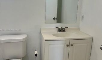 2825 NE 201st Ter M214, Aventura, FL 33180