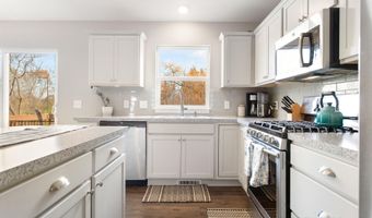 10902 Woodedge Dr, Allendale, MI 49401